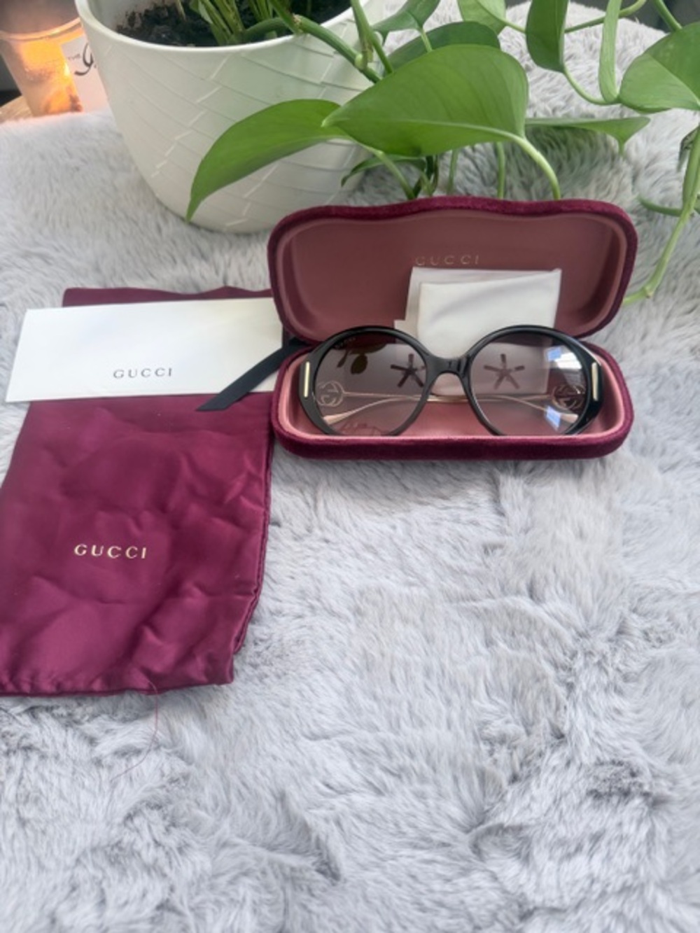 Gucci Black Women's Round Sunglasses